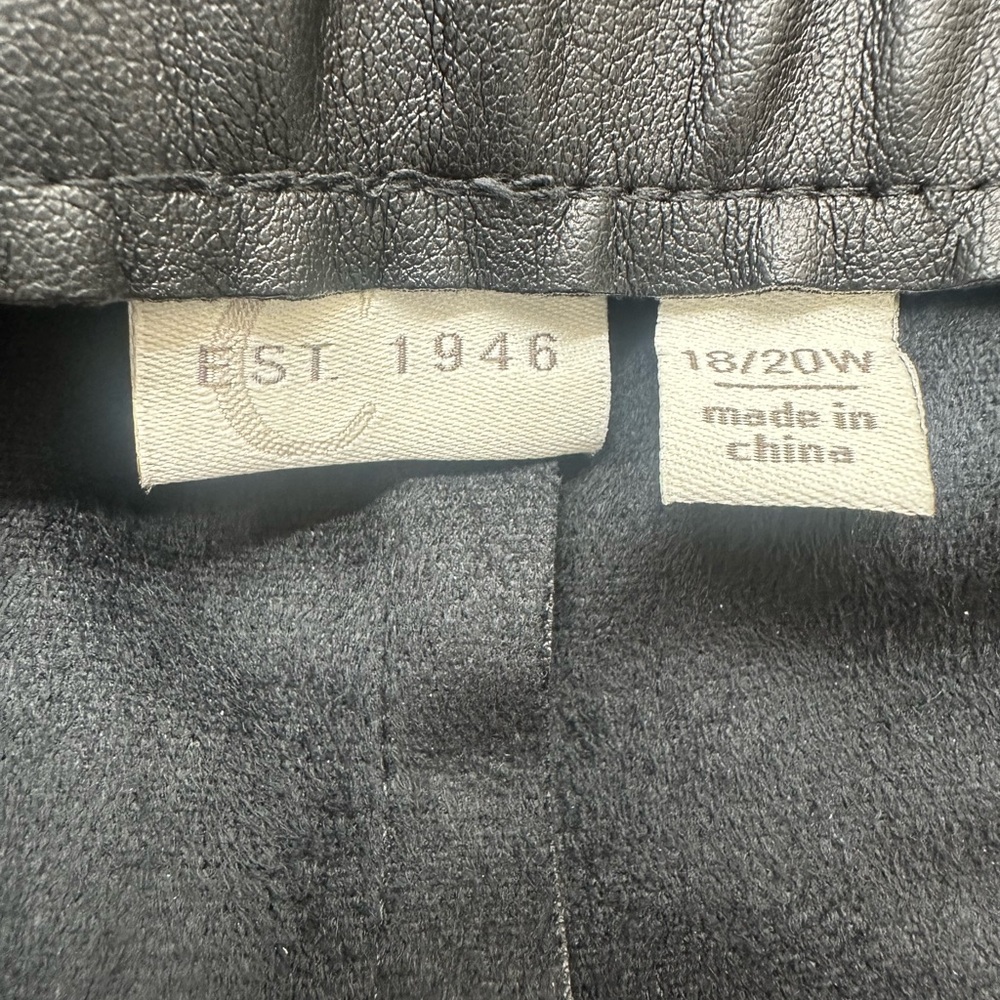 **NWOT Faux Black Leather Skirt 18/20 - Picture 5 of 6